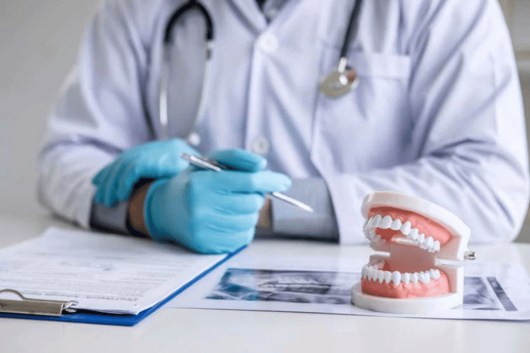 Não tem certeza sobre os alinhadores transparentes? Obtenha uma projeção de sorriso antes de investir no tratamento